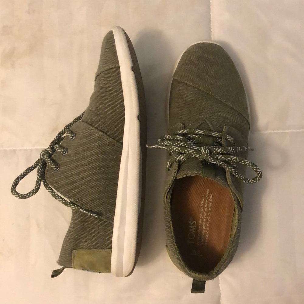 Brand new TOMS Del Rey sneaker